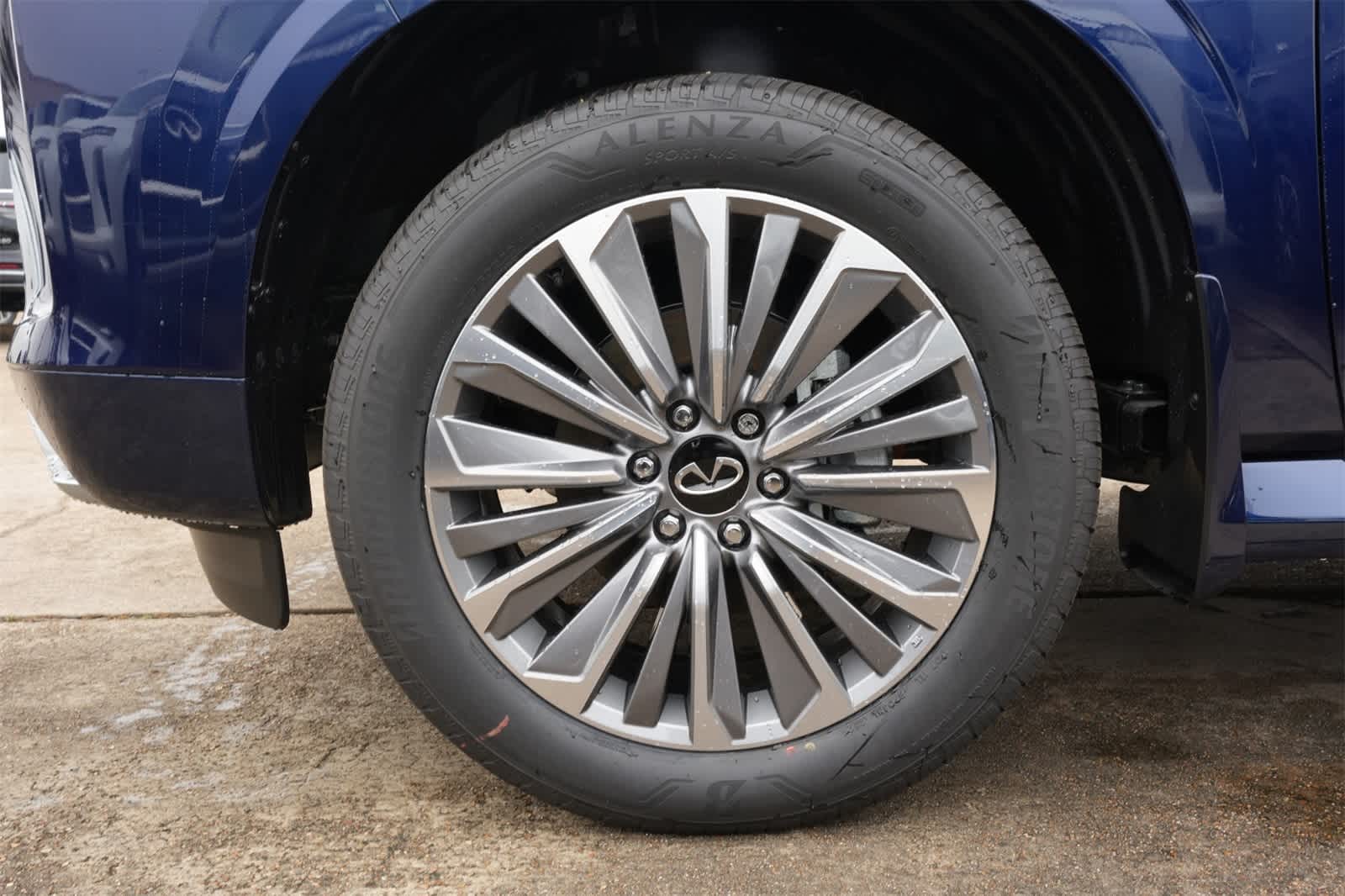 2025 INFINITI QX80 Sensory 4WD