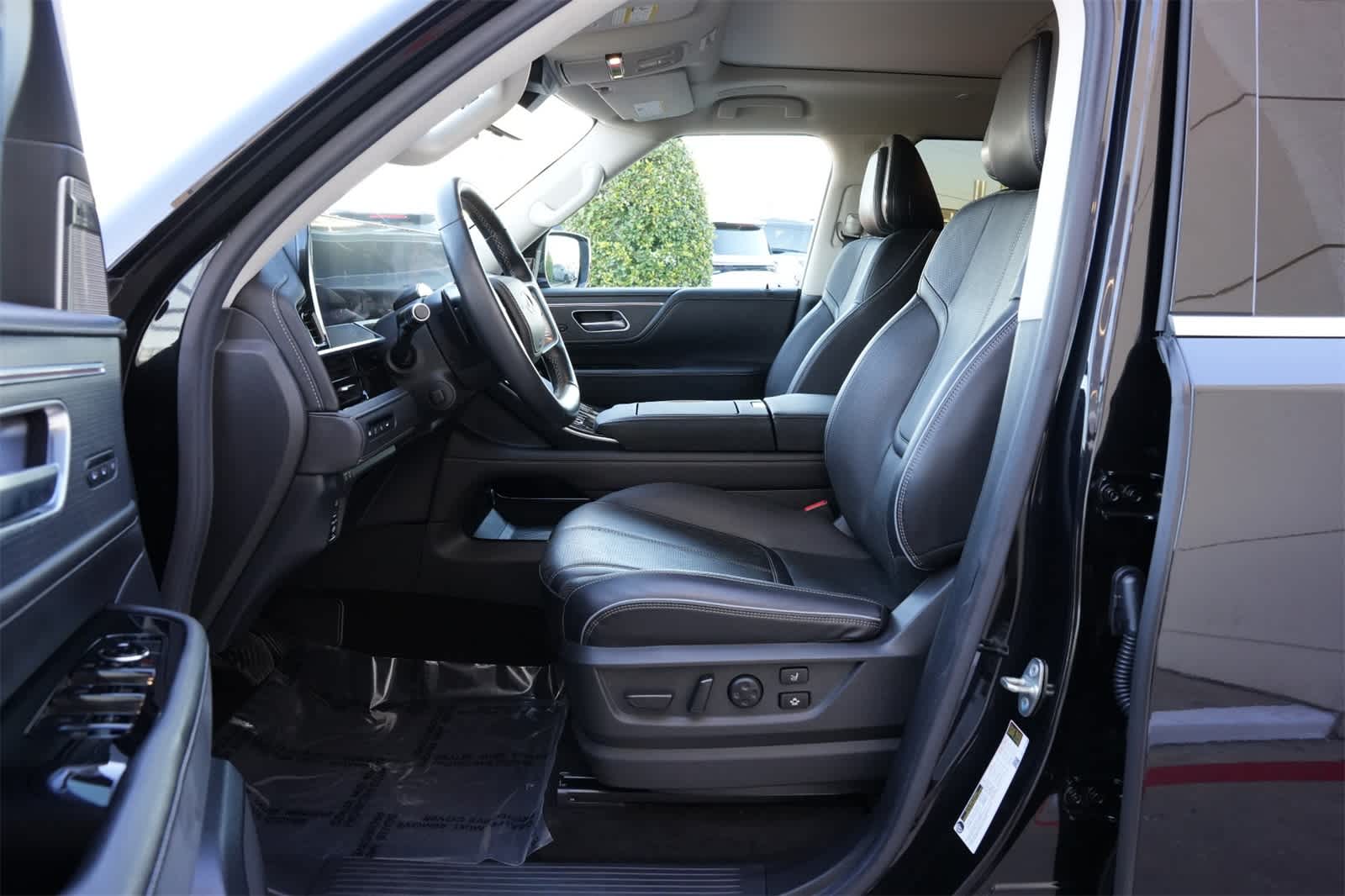 2025 INFINITI QX80 Sensory 4WD