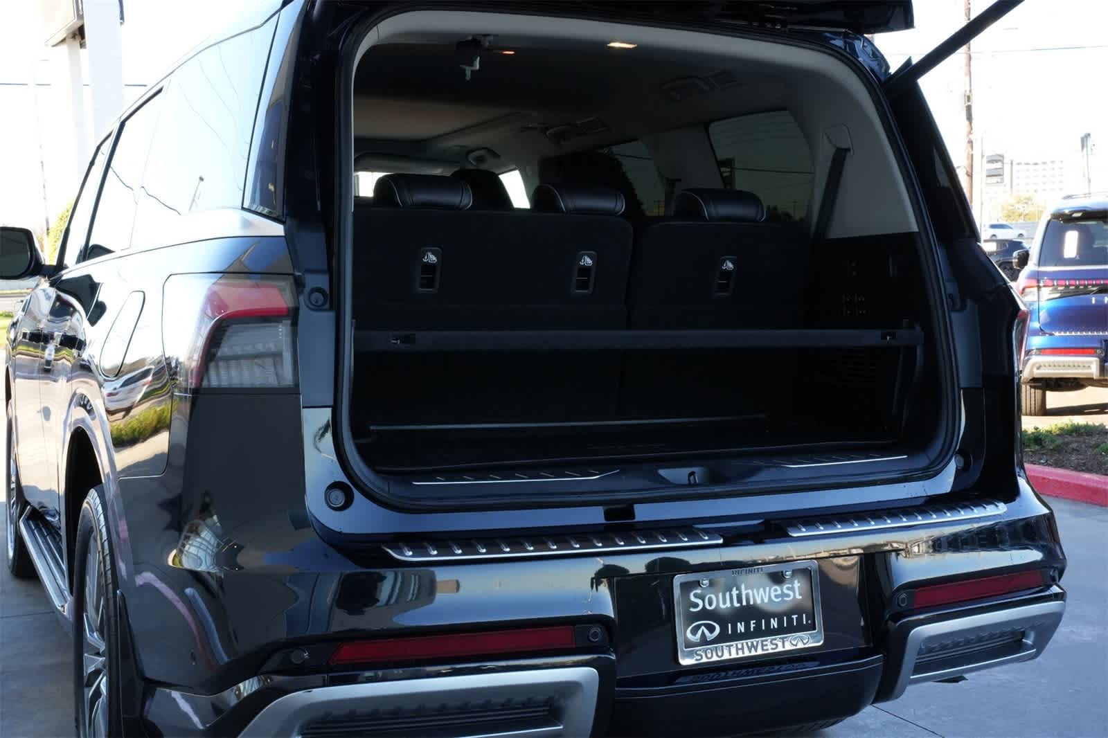 2025 INFINITI QX80 Sensory 4WD