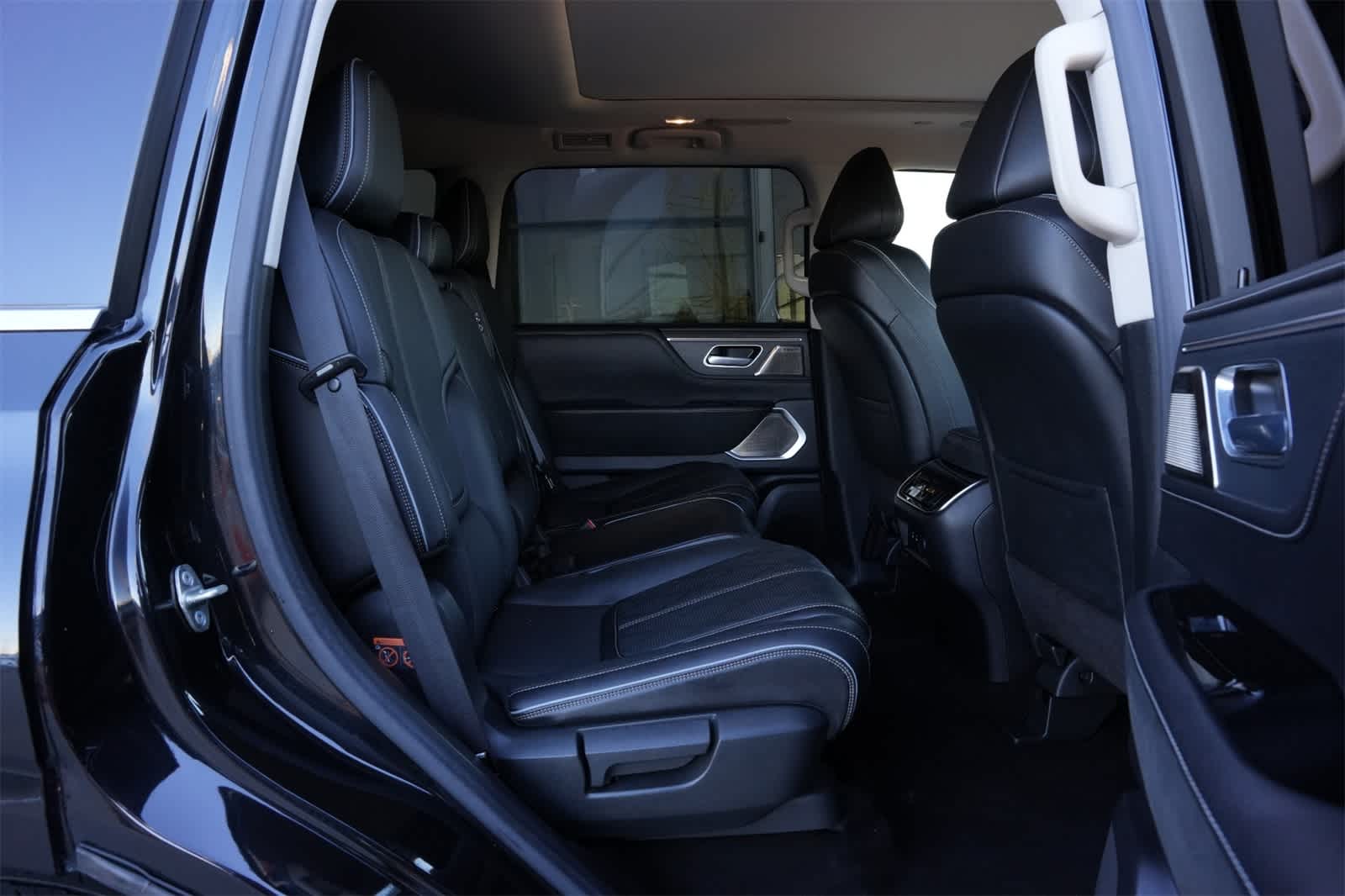 2025 INFINITI QX80 Sensory 4WD