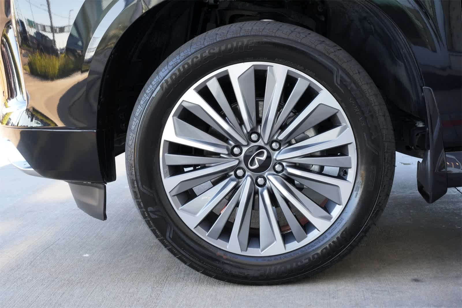 2025 INFINITI QX80 Sensory 4WD