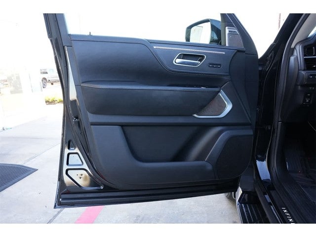 2025 INFINITI QX80 Sensory 4WD