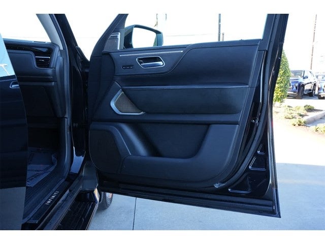 2025 INFINITI QX80 Sensory 4WD