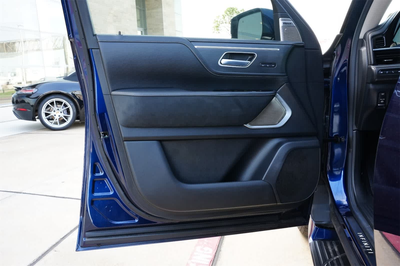 2025 INFINITI QX80 Sensory 4WD