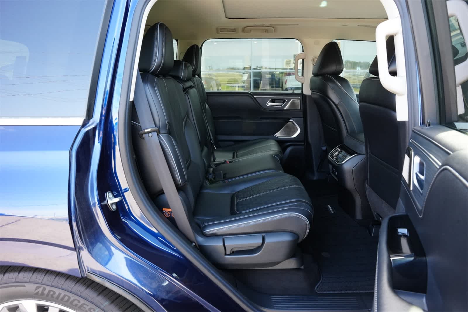 2025 INFINITI QX80 Sensory 4WD