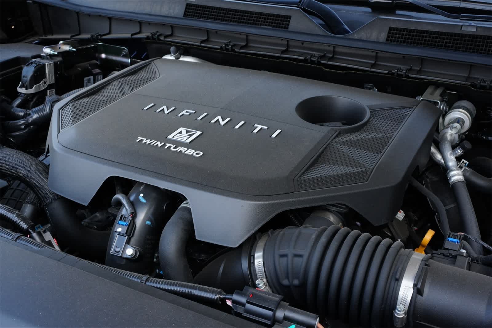 2025 INFINITI QX80 Sensory 4WD