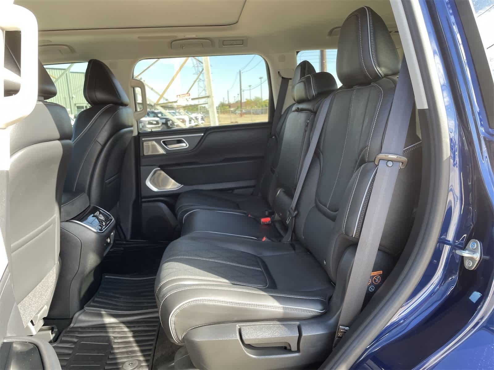 2025 INFINITI QX80 Sensory 4WD