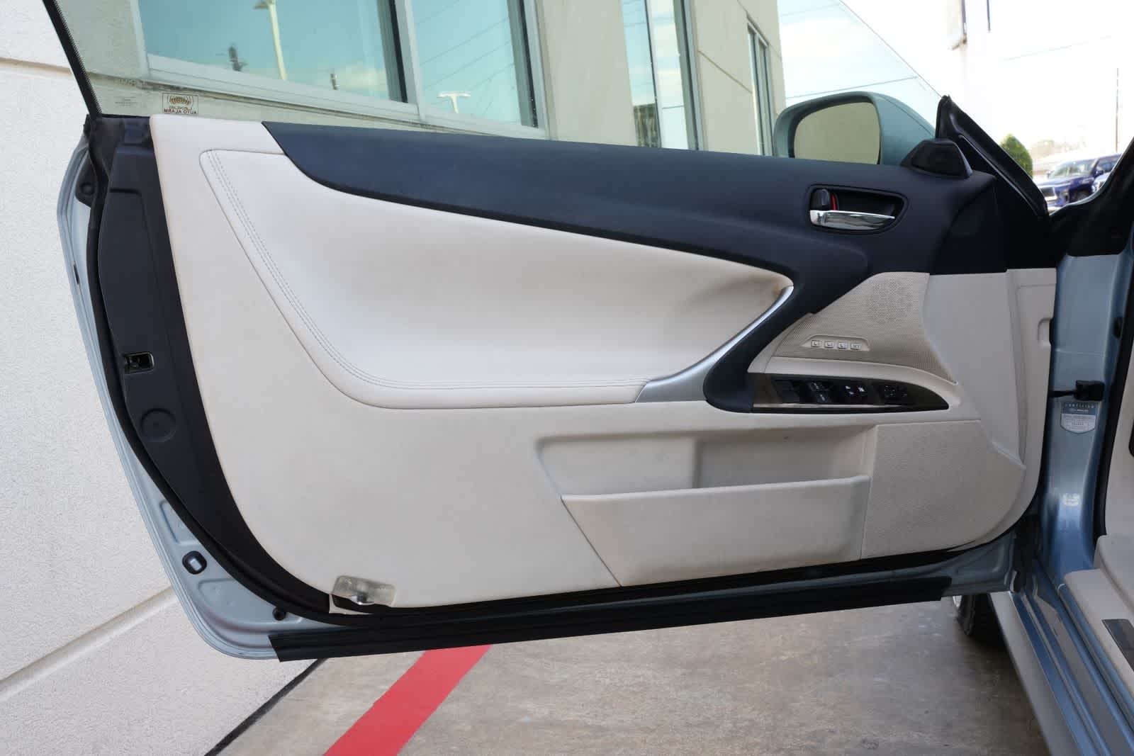 2010 Lexus IS 250C 2dr Conv Auto