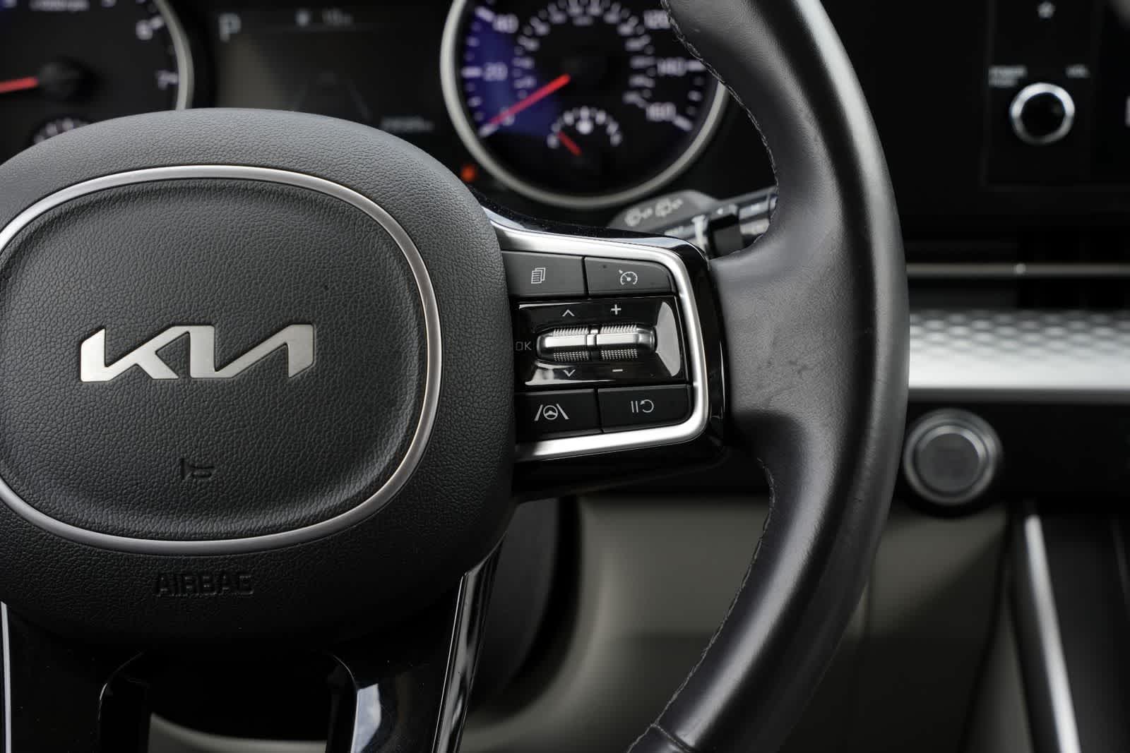 2024 Kia Carnival LX