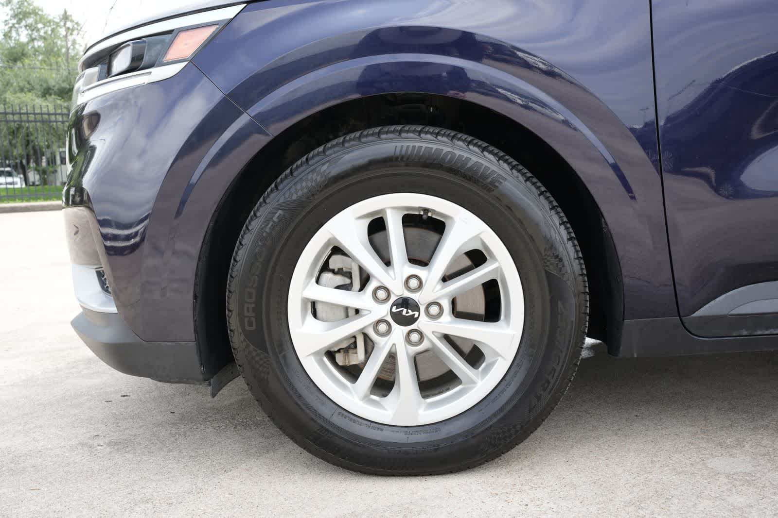 2024 Kia Carnival LX