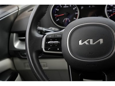 2024 Kia Carnival LX