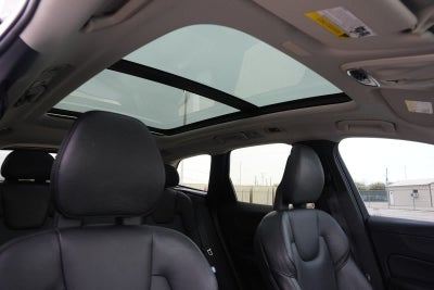 2018 Volvo XC60 Momentum