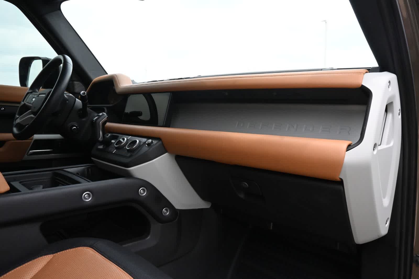2024 Land Rover Defender X-Dynamic SE
