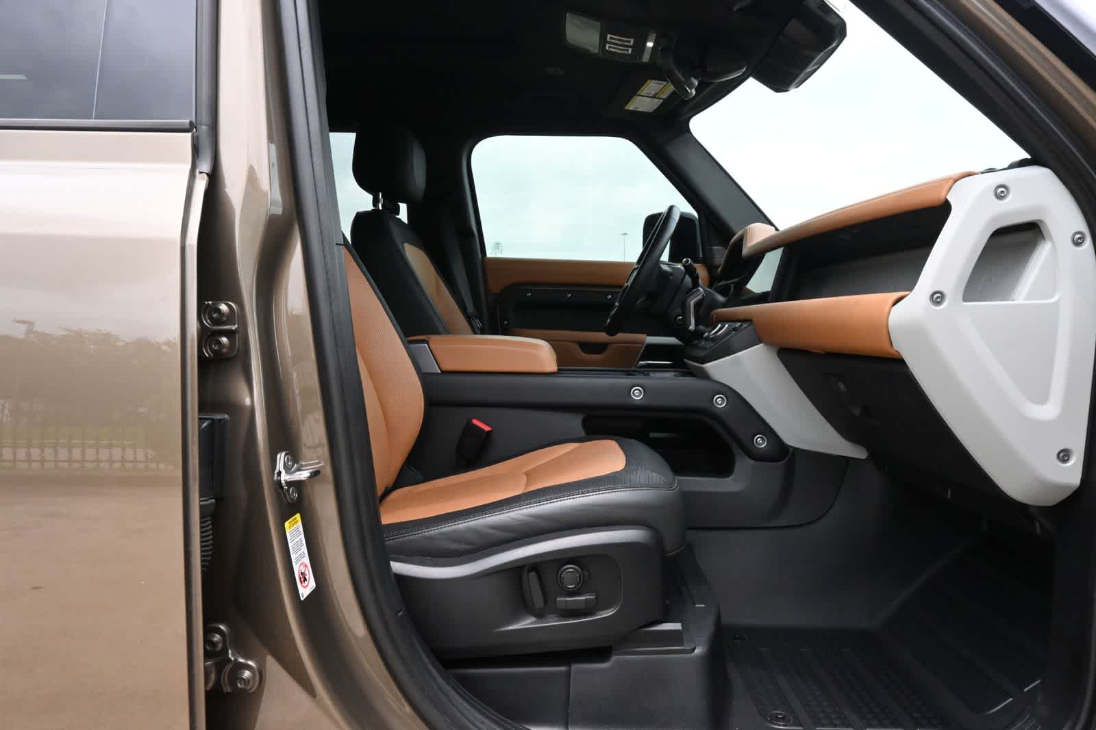 2024 Land Rover Defender X-Dynamic SE