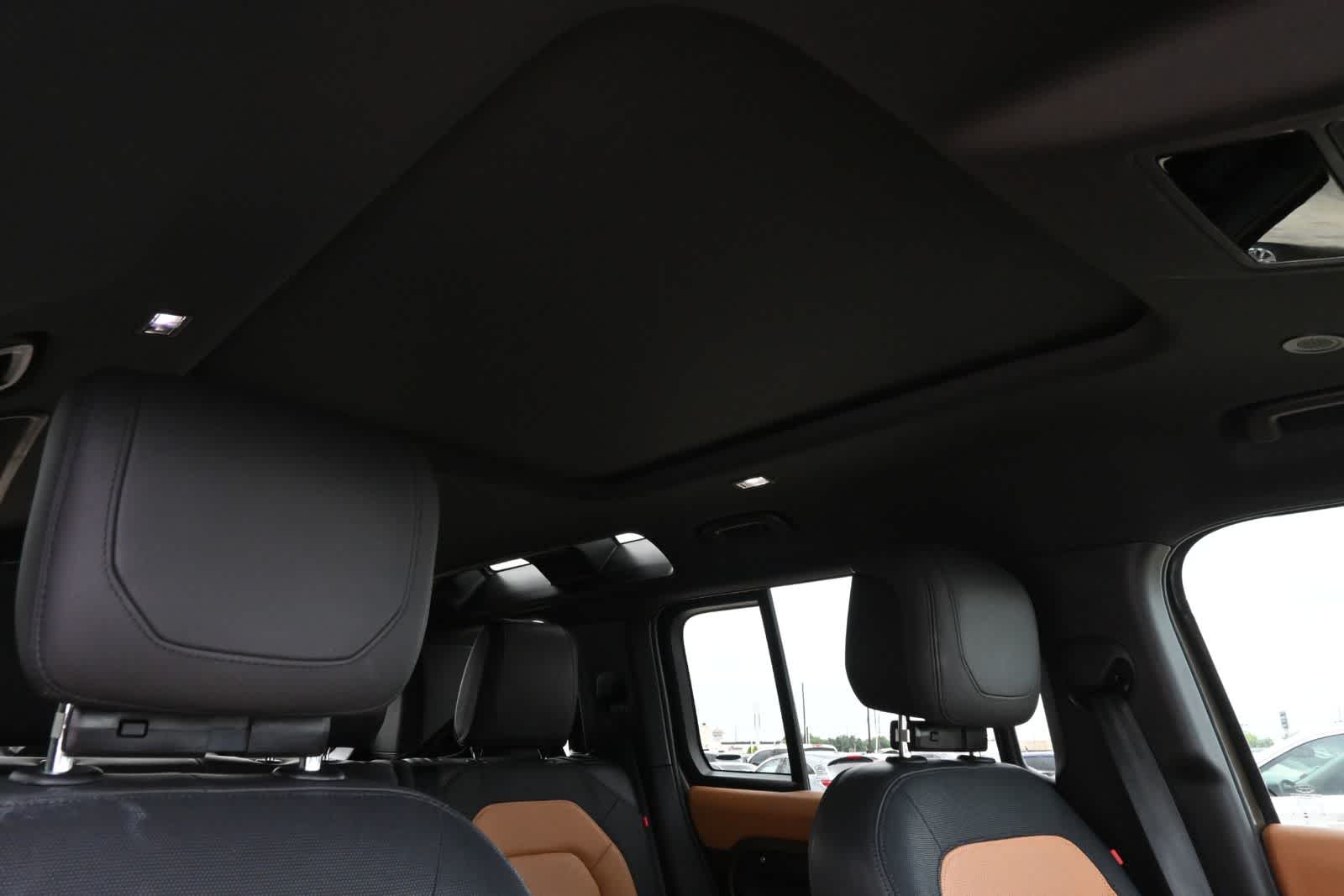 2024 Land Rover Defender X-Dynamic SE