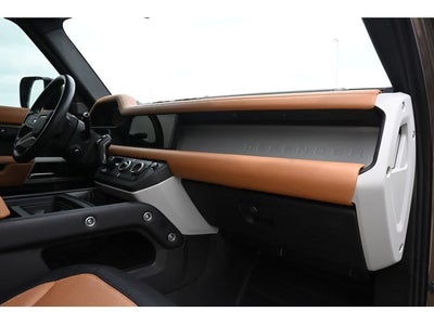 2024 Land Rover Defender X-Dynamic SE