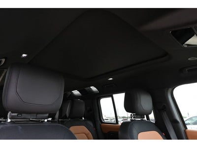 2024 Land Rover Defender X-Dynamic SE
