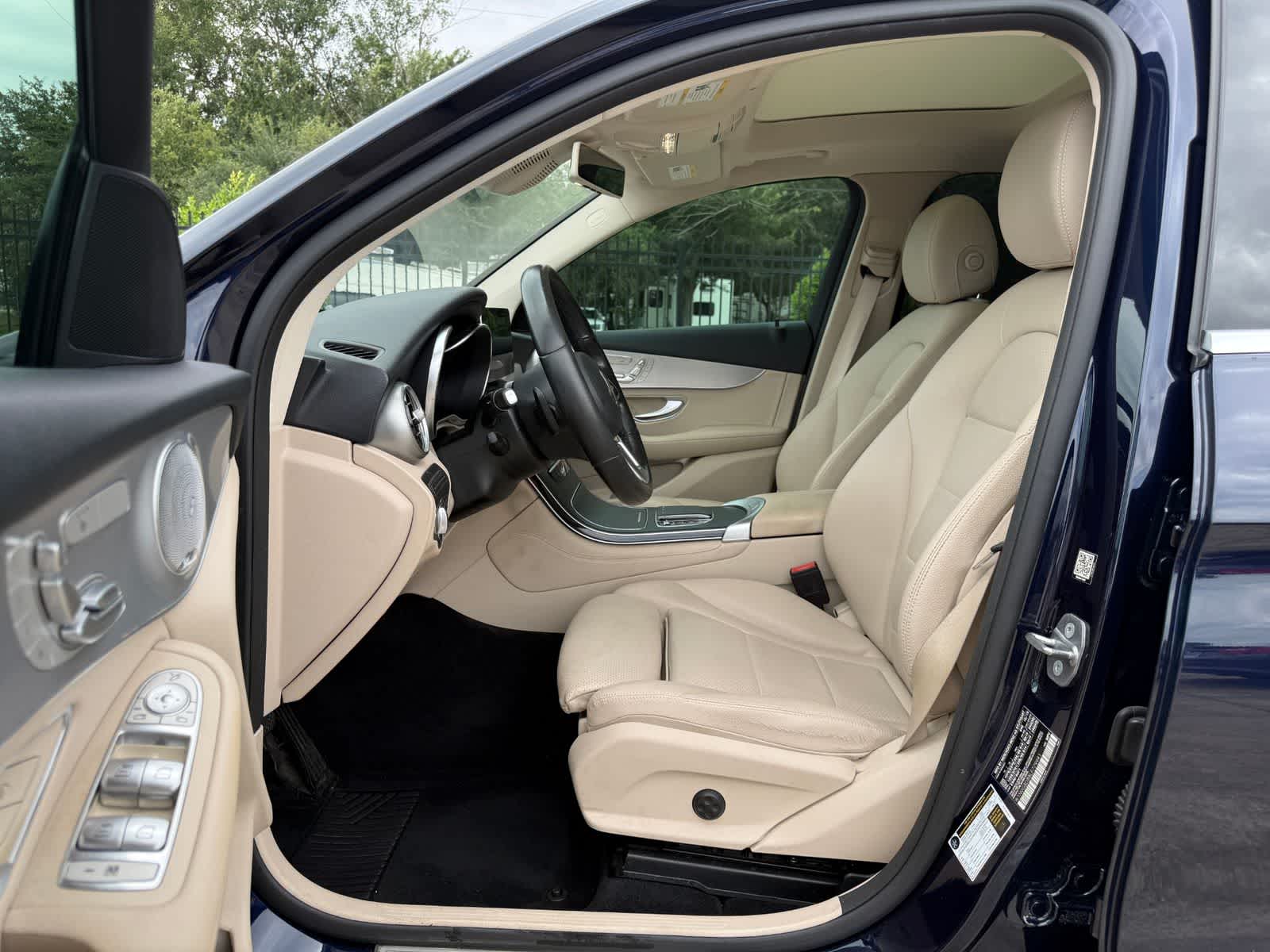 2020 Mercedes-Benz GLC 300 GLC 300
