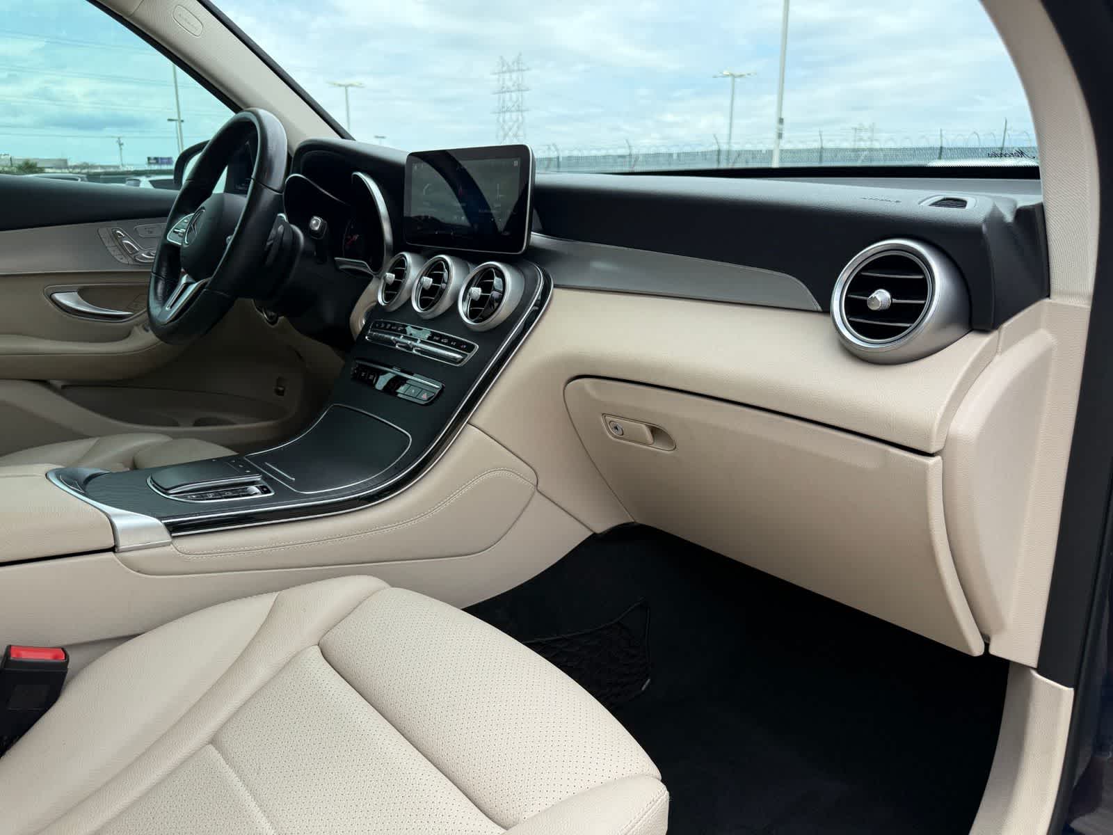 2020 Mercedes-Benz GLC 300 GLC 300