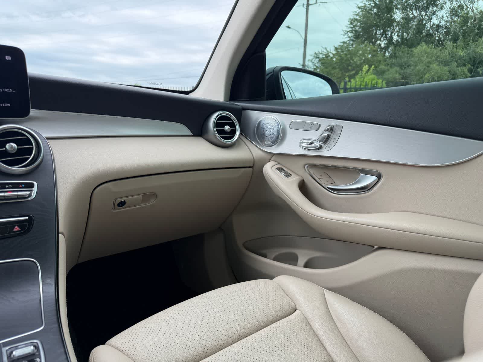 2020 Mercedes-Benz GLC 300 GLC 300