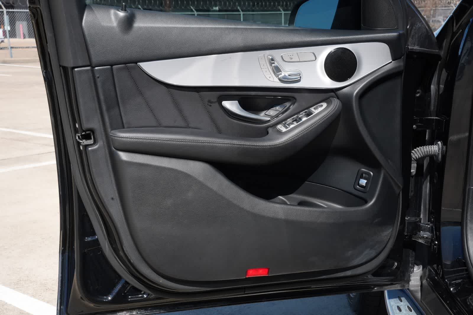 2021 Mercedes-Benz GLC 300 GLC 300