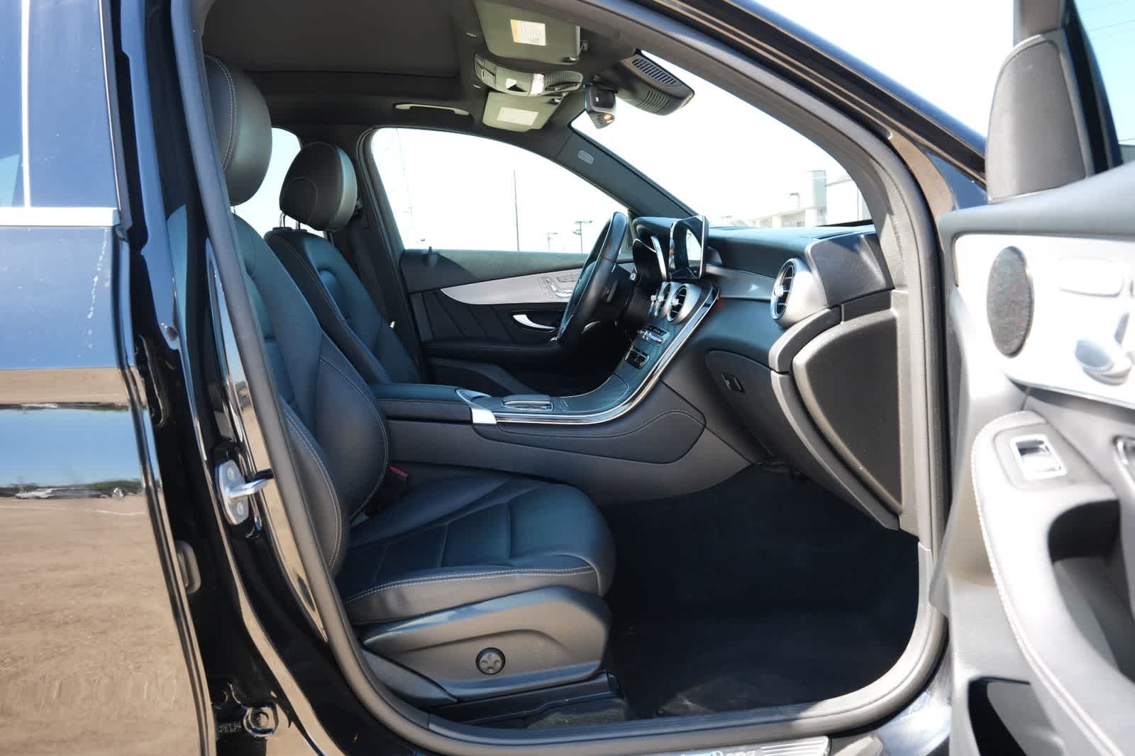 2021 Mercedes-Benz GLC 300 GLC 300