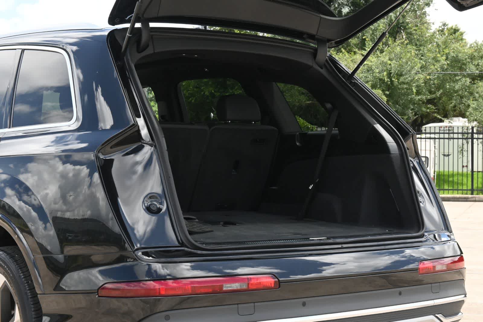2022 Audi Q7 Premium Plus