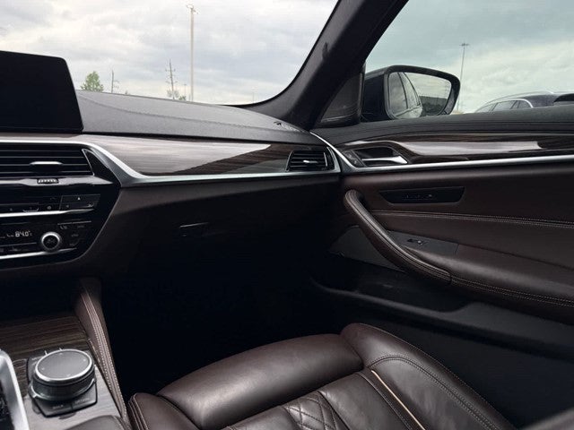 2017 BMW 540i 540i