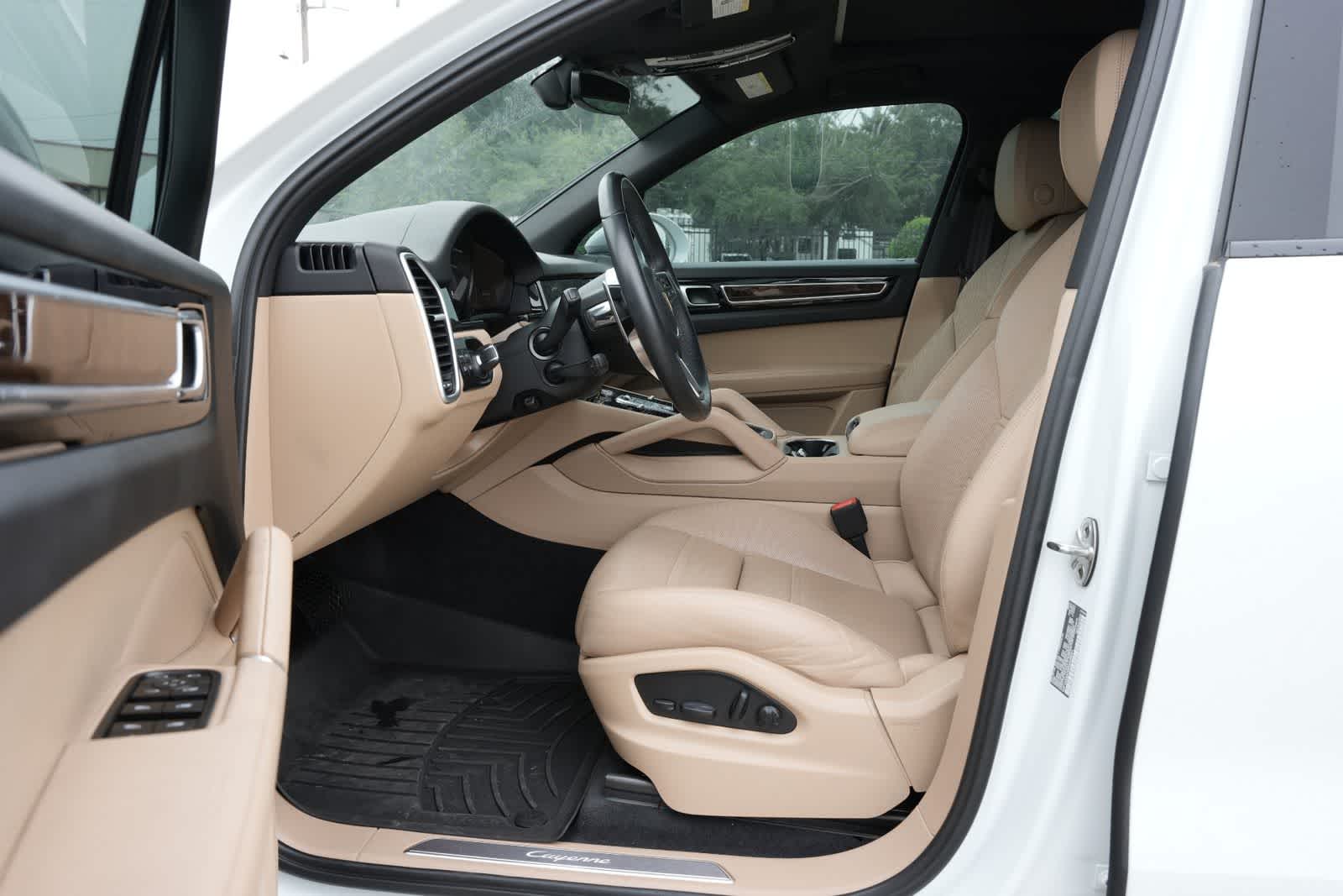 2023 Porsche Cayenne Platinum Edition