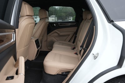 2023 Porsche Cayenne Platinum Edition