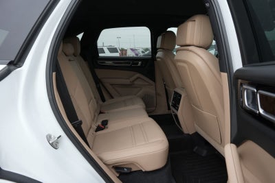 2023 Porsche Cayenne Platinum Edition