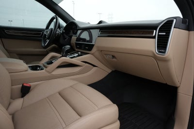 2023 Porsche Cayenne Platinum Edition