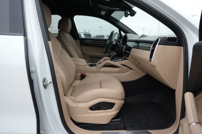2023 Porsche Cayenne Platinum Edition