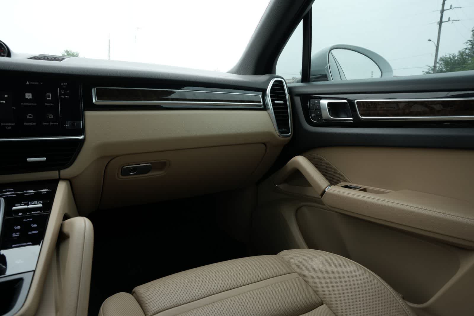 2023 Porsche Cayenne Platinum Edition