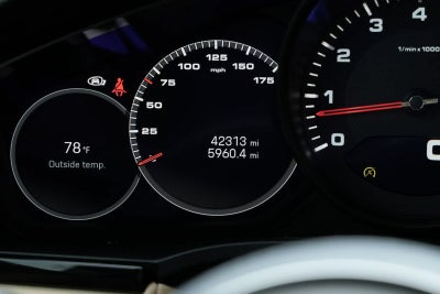 2023 Porsche Cayenne Platinum Edition