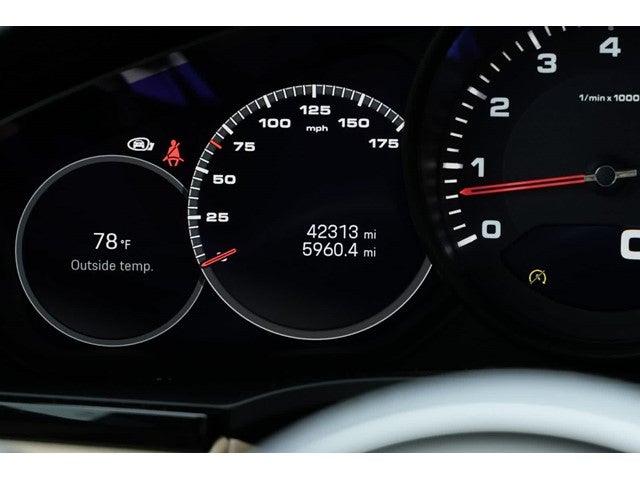 2023 Porsche Cayenne Platinum Edition