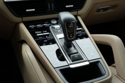 2023 Porsche Cayenne Platinum Edition