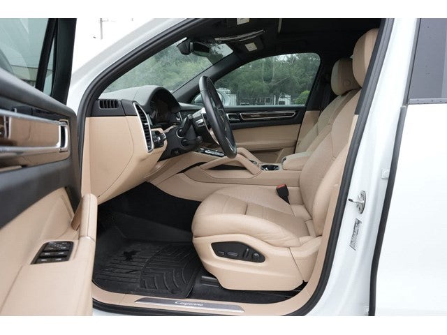 2023 Porsche Cayenne Platinum Edition