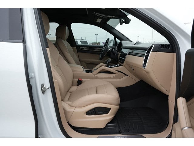 2023 Porsche Cayenne Platinum Edition