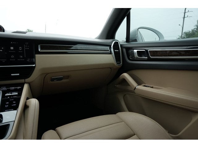 2023 Porsche Cayenne Platinum Edition