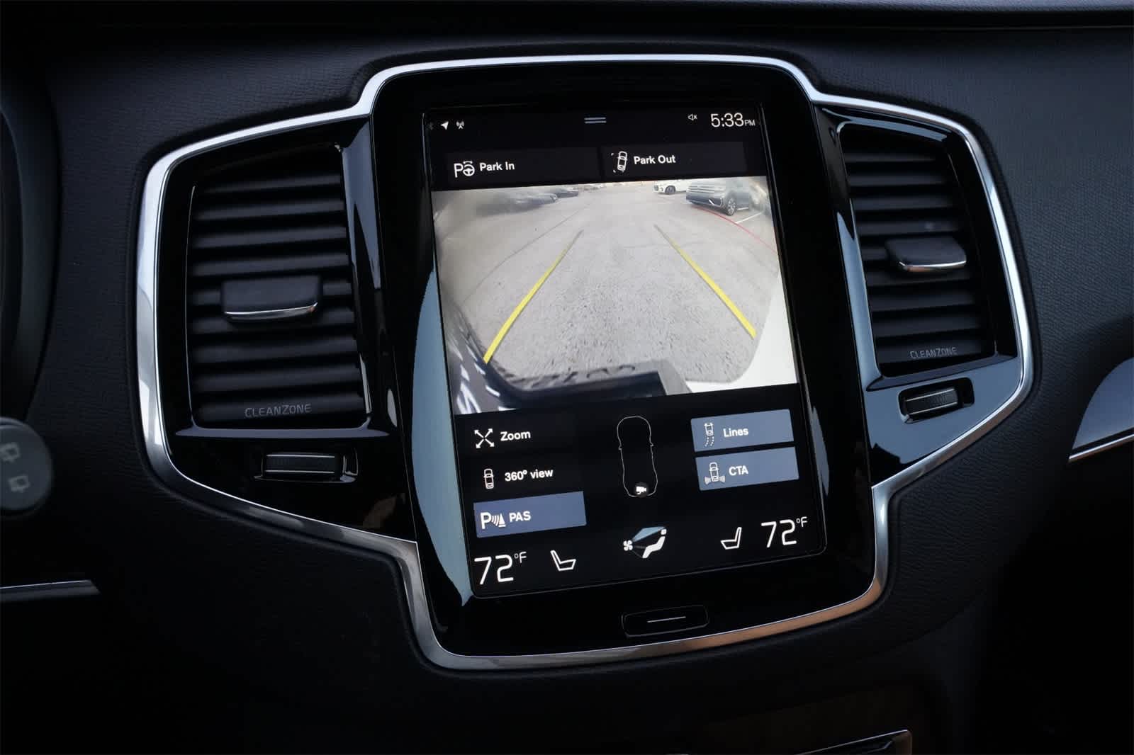 2016 Volvo XC90 T6 Momentum