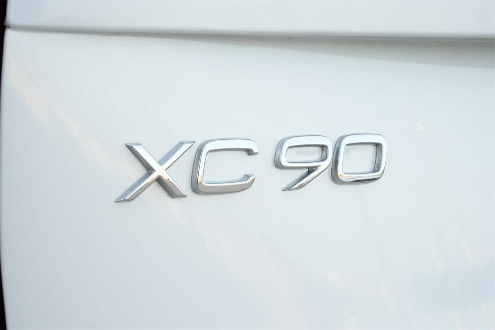 2016 Volvo XC90 T6 Momentum