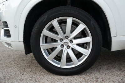 2016 Volvo XC90 T6 Momentum