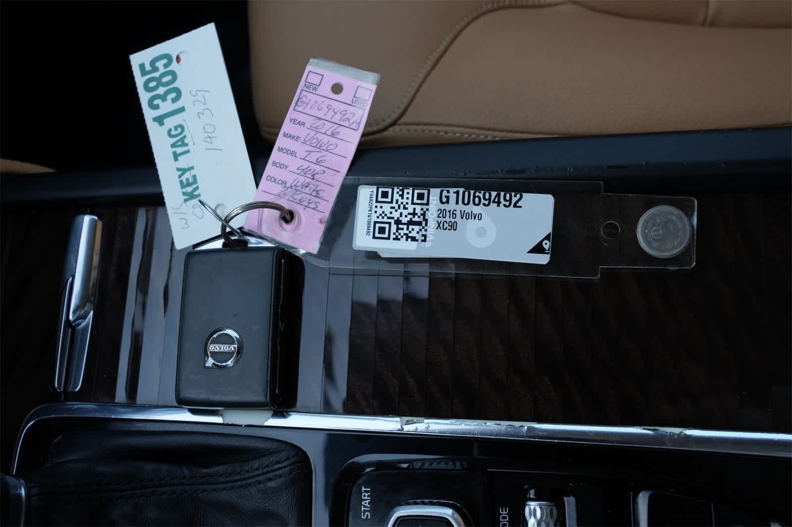 2016 Volvo XC90 T6 Momentum