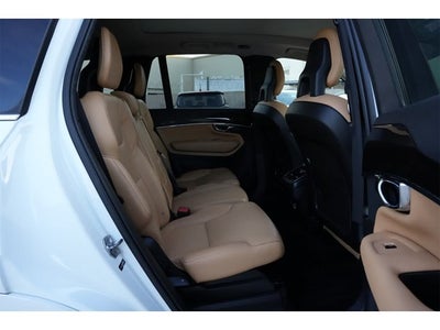 2016 Volvo XC90 T6 Momentum