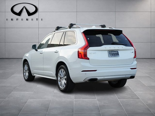 2016 Volvo XC90 T6 Momentum