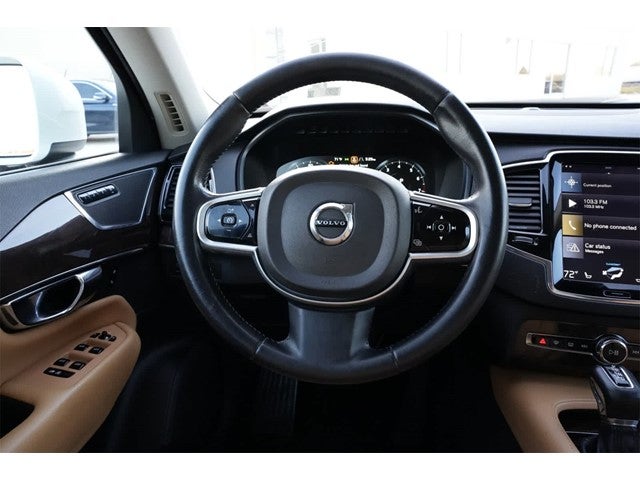 2016 Volvo XC90 T6 Momentum