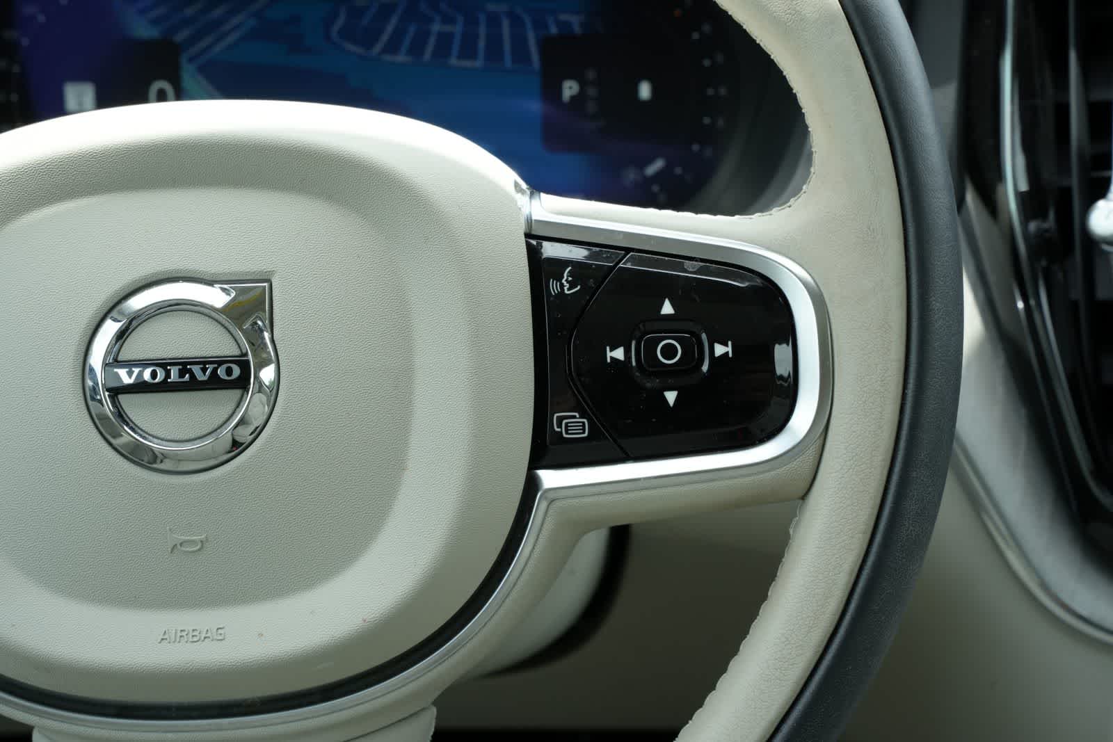 2025 Volvo XC60 Plus