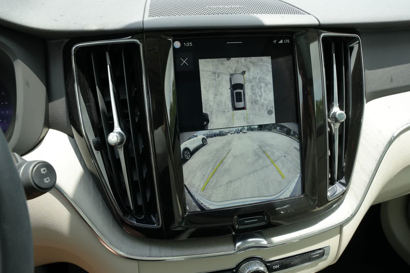 2025 Volvo XC60 Plus