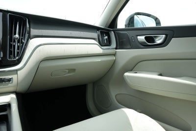 2025 Volvo XC60 Plus